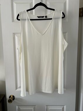 Dennis Basso White V-Neck Sleeveless Top